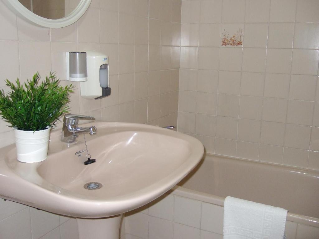 Hostal Juan De Austria II Aguadulce  Ruang foto
