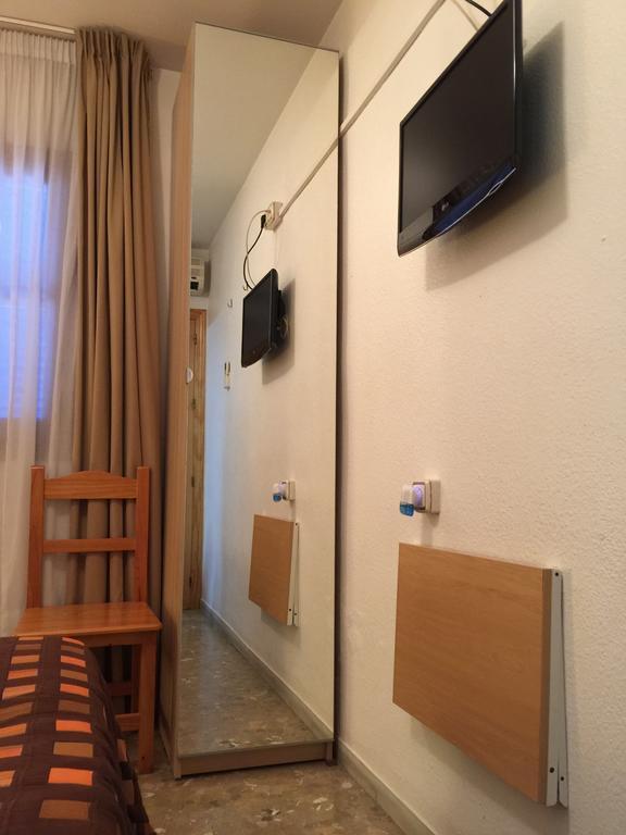 Hostal Juan De Austria II Aguadulce  Ruang foto